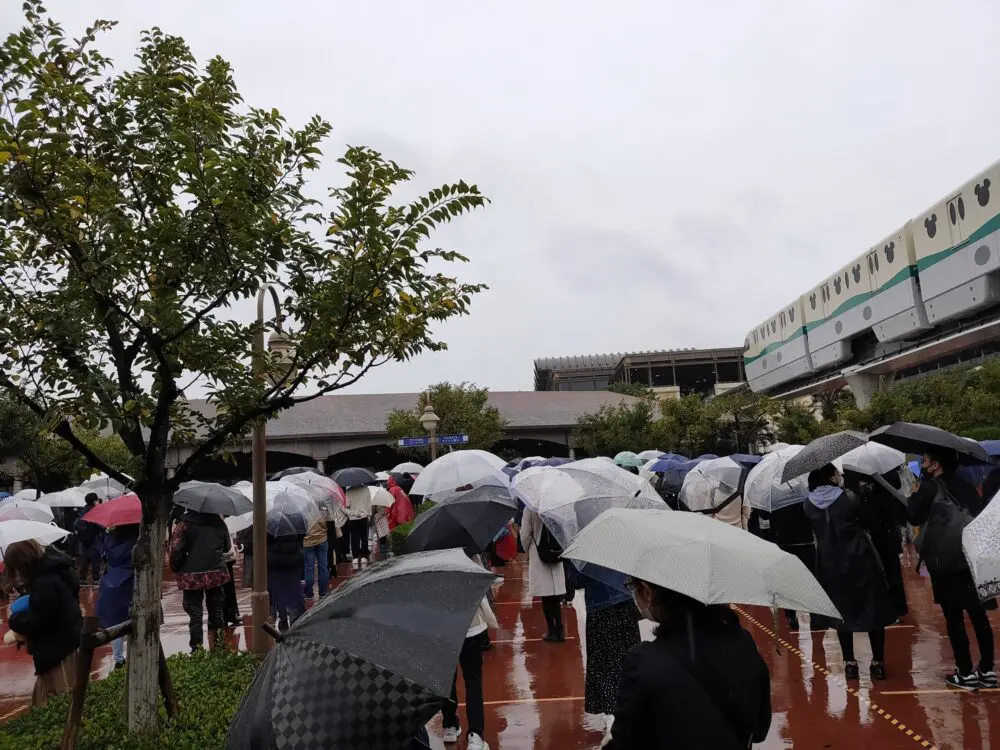 コロナ禍 ソーシャルディスタンスを取りながらの東京ディズニーシー ２０２０年